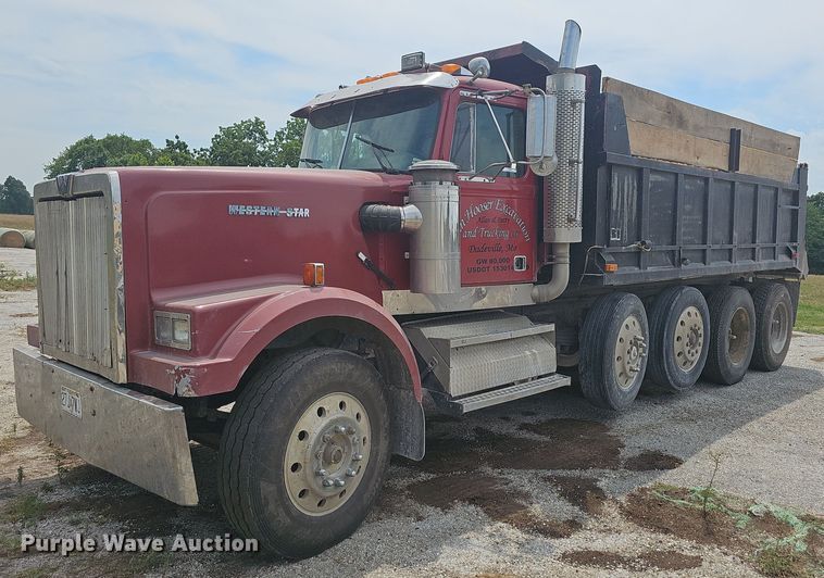 image for item NT9805 1995 Western Star 4964F  dump truck