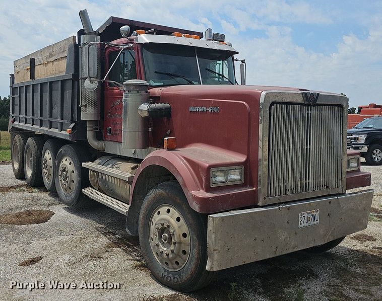 image for item NT9805 1995 Western Star 4964F  dump truck