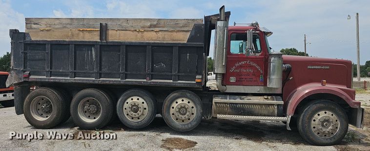 image for item NT9805 1995 Western Star 4964F  dump truck