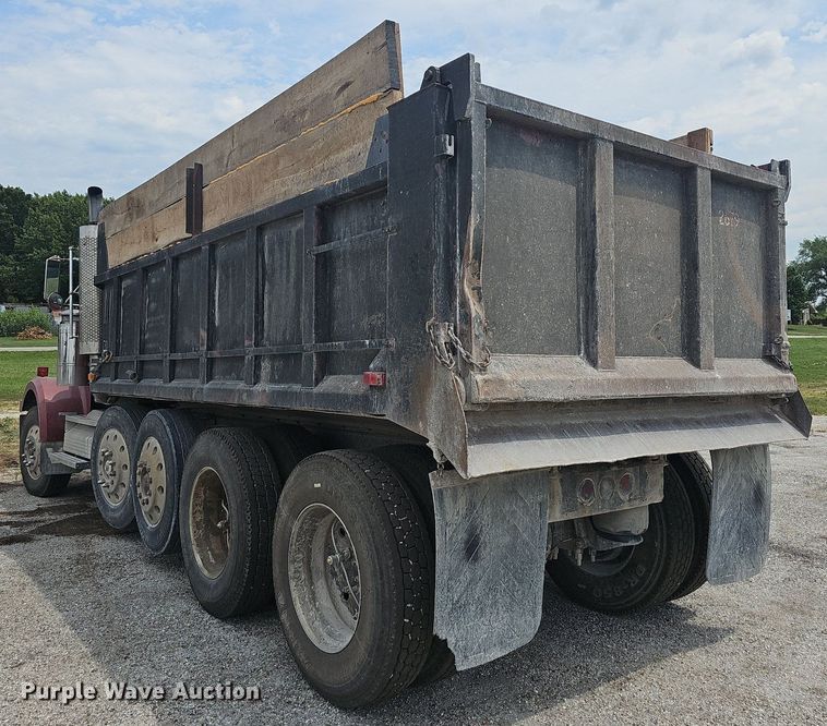 image for item NT9805 1995 Western Star 4964F  dump truck