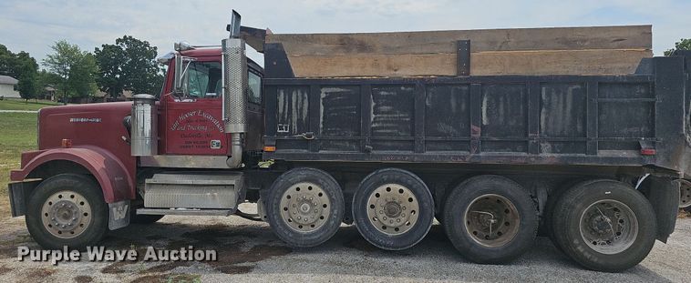 image for item NT9805 1995 Western Star 4964F  dump truck