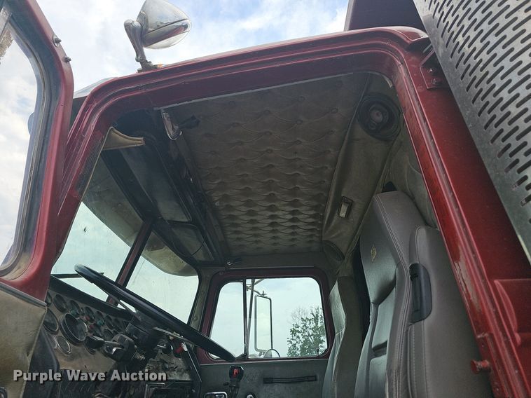 image for item NT9805 1995 Western Star 4964F  dump truck