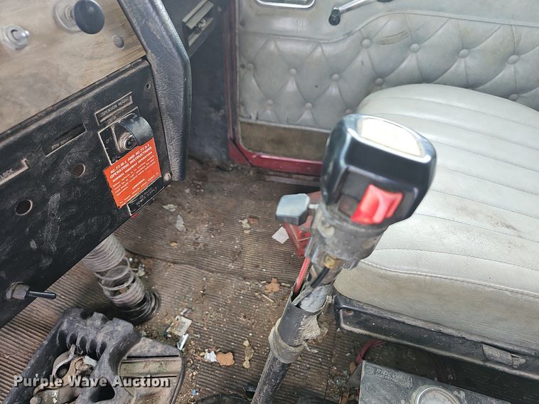 image for item NT9805 1995 Western Star 4964F  dump truck