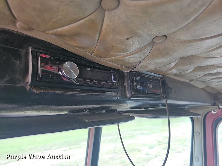 image for item NT9805 1995 Western Star 4964F  dump truck