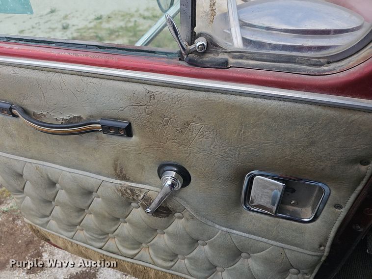 image for item NT9805 1995 Western Star 4964F  dump truck