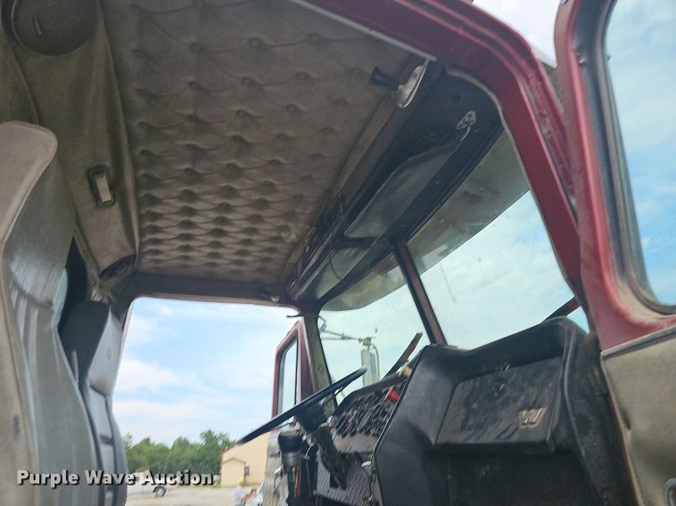 image for item NT9805 1995 Western Star 4964F  dump truck