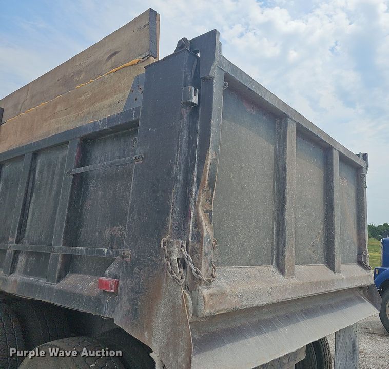 image for item NT9805 1995 Western Star 4964F  dump truck