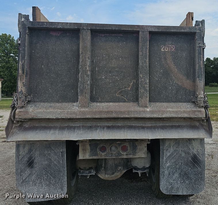 image for item NT9805 1995 Western Star 4964F  dump truck