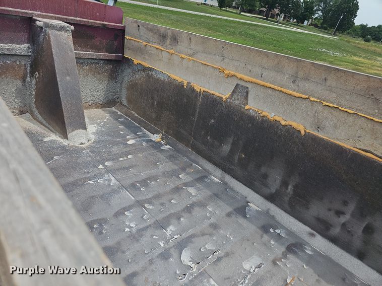 image for item NT9805 1995 Western Star 4964F  dump truck