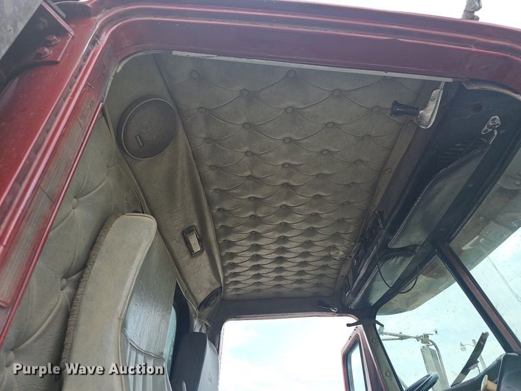 image for item NT9805 1995 Western Star 4964F  dump truck