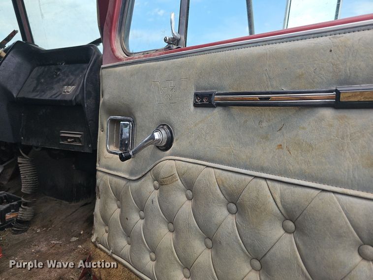 image for item NT9805 1995 Western Star 4964F  dump truck