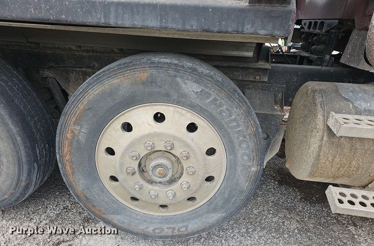 image for item NT9805 1995 Western Star 4964F  dump truck