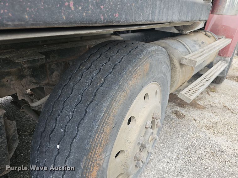 image for item NT9805 1995 Western Star 4964F  dump truck