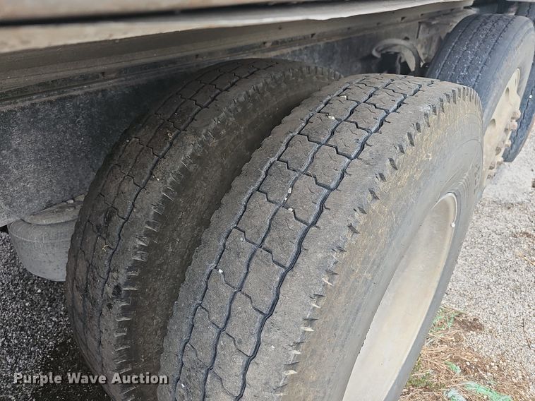 image for item NT9805 1995 Western Star 4964F  dump truck