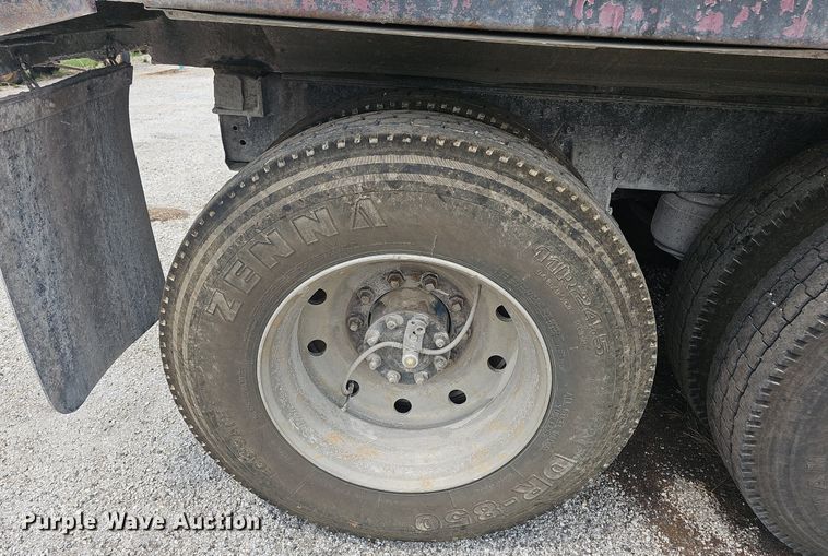 image for item NT9805 1995 Western Star 4964F  dump truck