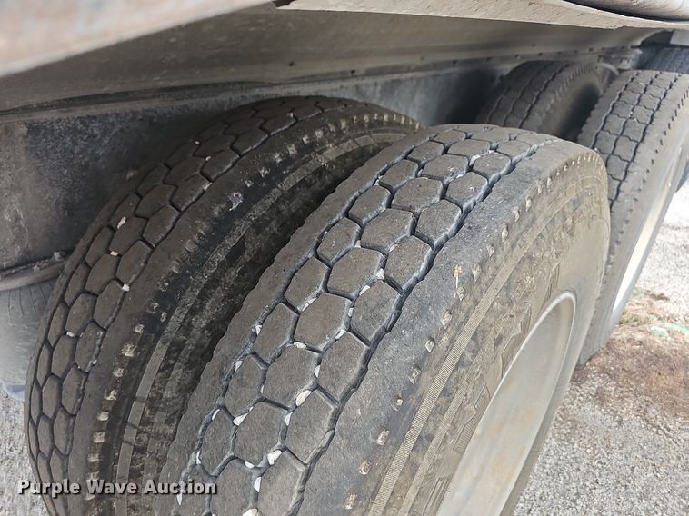 image for item NT9805 1995 Western Star 4964F  dump truck