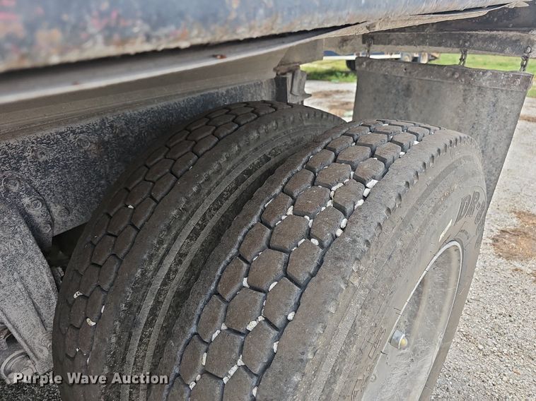 image for item NT9805 1995 Western Star 4964F  dump truck