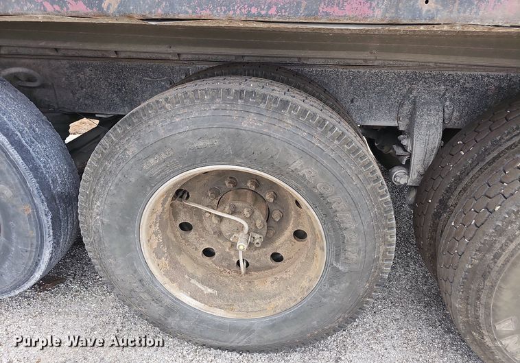 image for item NT9805 1995 Western Star 4964F  dump truck