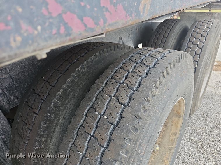 image for item NT9805 1995 Western Star 4964F  dump truck