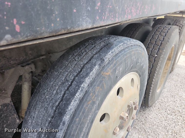 image for item NT9805 1995 Western Star 4964F  dump truck