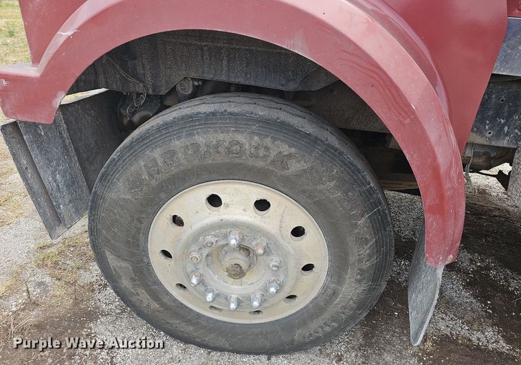 image for item NT9805 1995 Western Star 4964F  dump truck