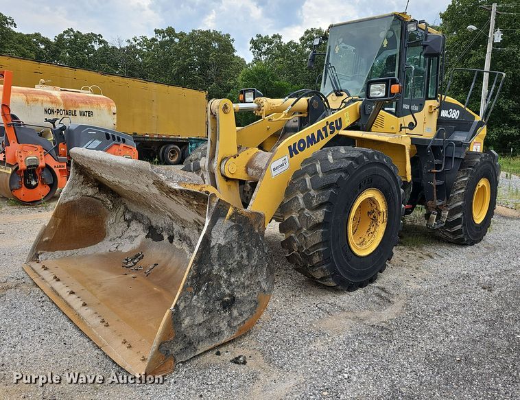 image for item NT9815 2015 Komatsu WA380-7  loader bucket