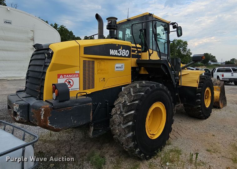 image for item NT9815 2015 Komatsu WA380-7  loader bucket