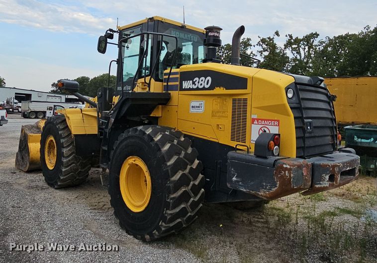image for item NT9815 2015 Komatsu WA380-7  loader bucket