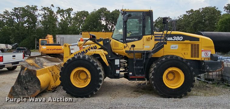 image for item NT9815 2015 Komatsu WA380-7  loader bucket