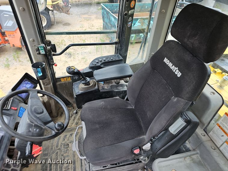 image for item NT9815 2015 Komatsu WA380-7  loader bucket