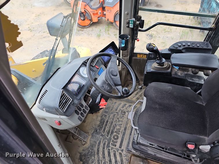 image for item NT9815 2015 Komatsu WA380-7  loader bucket