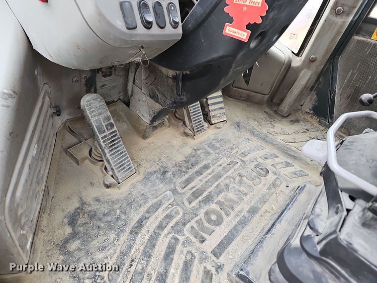 image for item NT9815 2015 Komatsu WA380-7  loader bucket