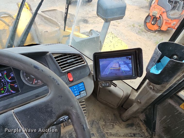 image for item NT9815 2015 Komatsu WA380-7  loader bucket