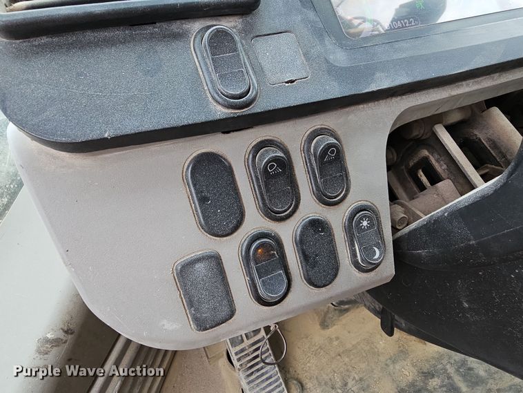 image for item NT9815 2015 Komatsu WA380-7  loader bucket