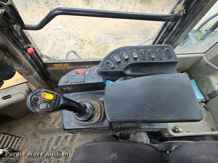 image for item NT9815 2015 Komatsu WA380-7  loader bucket