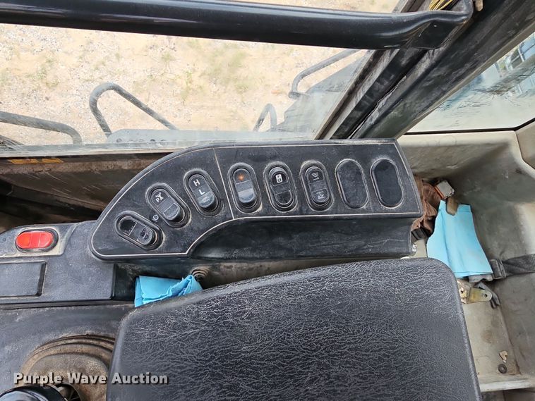 image for item NT9815 2015 Komatsu WA380-7  loader bucket