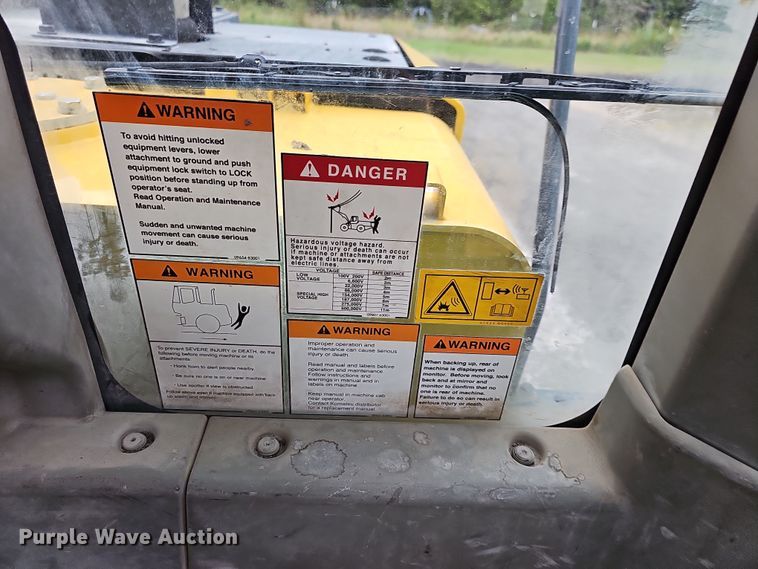 image for item NT9815 2015 Komatsu WA380-7  loader bucket