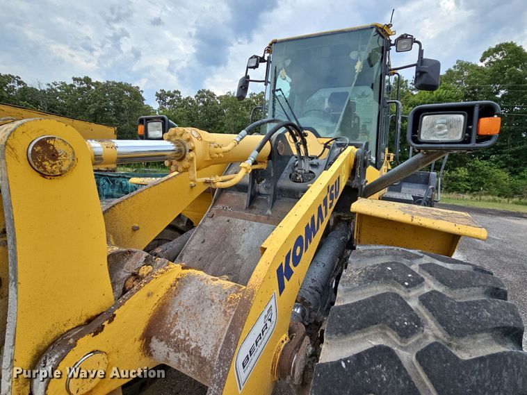 image for item NT9815 2015 Komatsu WA380-7  loader bucket