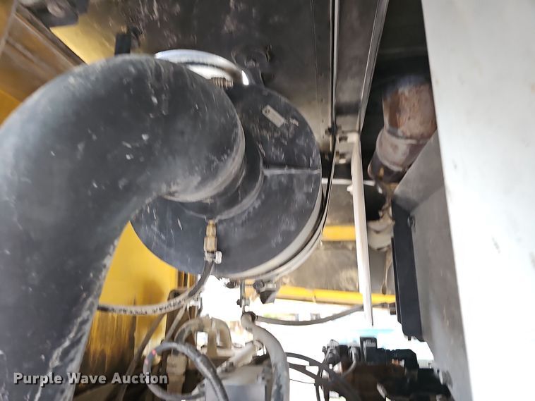 image for item NT9815 2015 Komatsu WA380-7  loader bucket