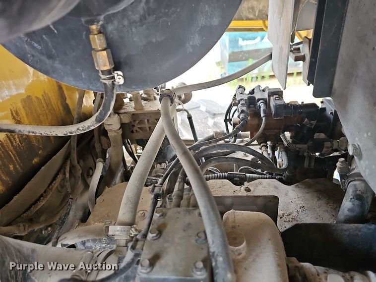 image for item NT9815 2015 Komatsu WA380-7  loader bucket