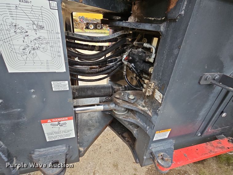 image for item NT9815 2015 Komatsu WA380-7  loader bucket