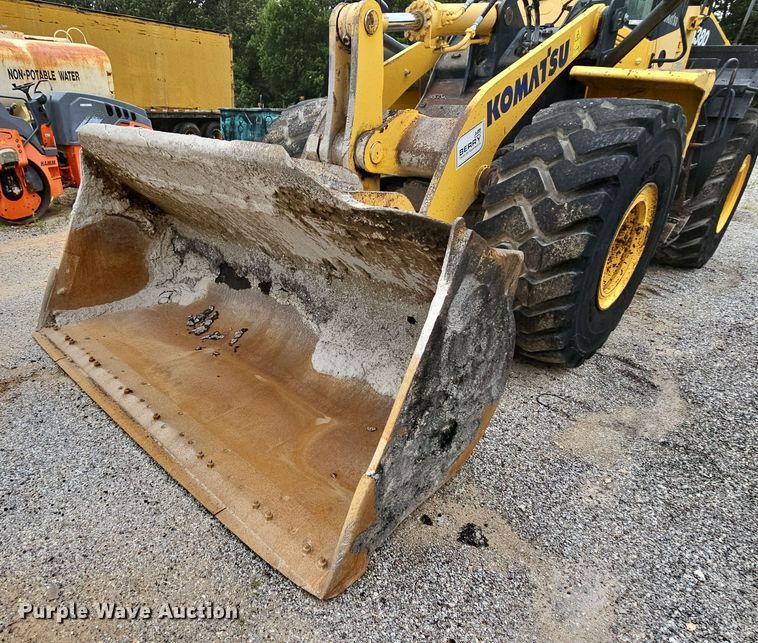 image for item NT9815 2015 Komatsu WA380-7  loader bucket