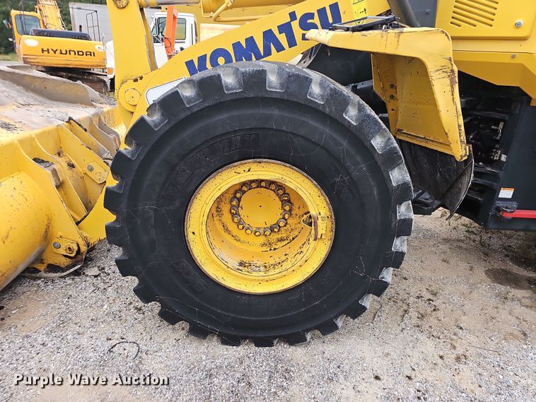 image for item NT9815 2015 Komatsu WA380-7  loader bucket