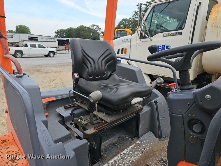 image for item NT9816 2011 Hamm HD14VV  double drum vibratory roller