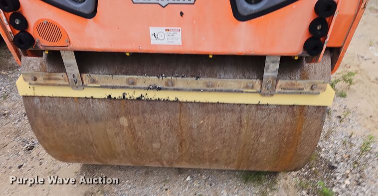 image for item NT9816 2011 Hamm HD14VV  double drum vibratory roller