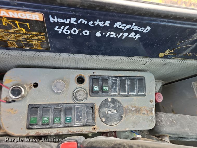 image for item NT9817 1999 Hyundai Robex 250LC3  excavator