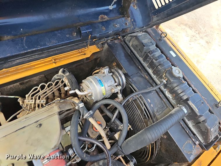 image for item NT9817 1999 Hyundai Robex 250LC3  excavator