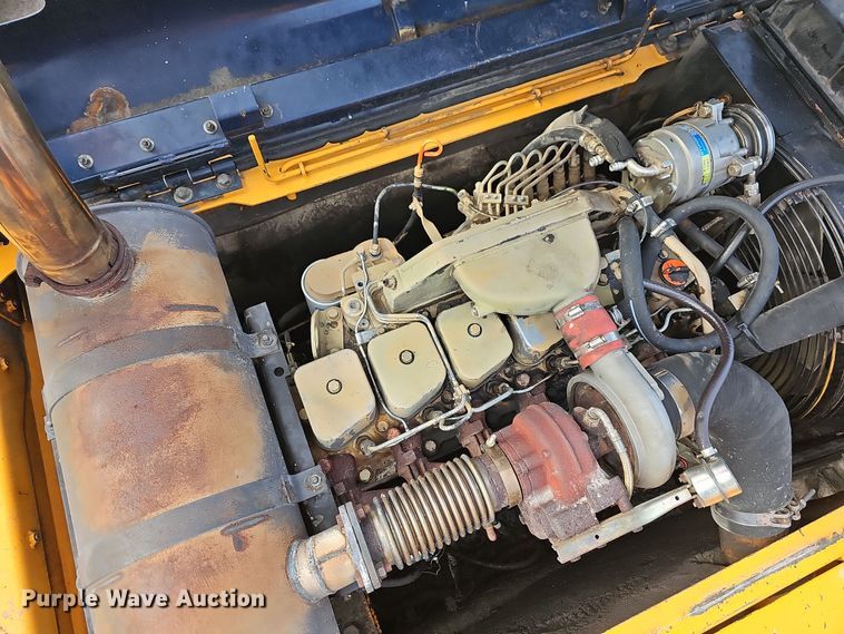 image for item NT9817 1999 Hyundai Robex 250LC3  excavator