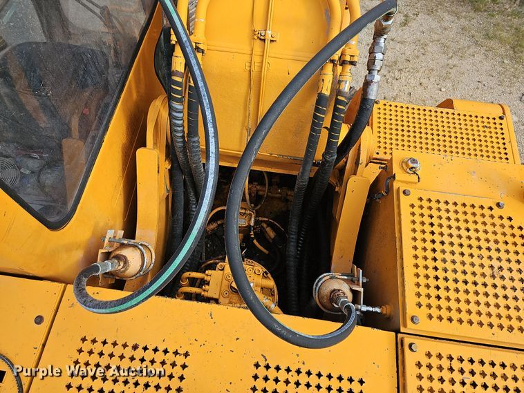 image for item NT9817 1999 Hyundai Robex 250LC3  excavator