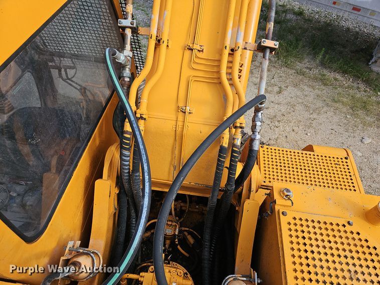 image for item NT9817 1999 Hyundai Robex 250LC3  excavator